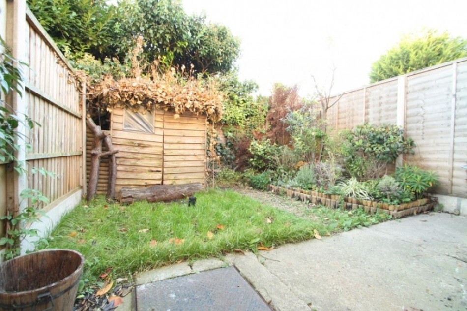Images for Stanley Road, London EAID:a715bec80fa7dfbe68cbc907ead71bf4 BID:1