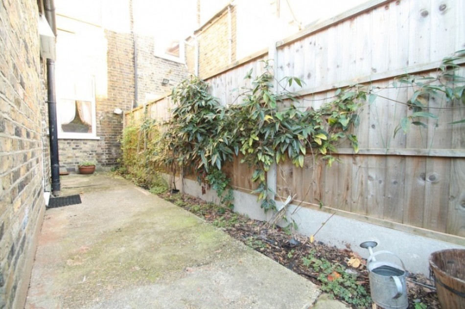 Images for Stanley Road, London EAID:a715bec80fa7dfbe68cbc907ead71bf4 BID:1
