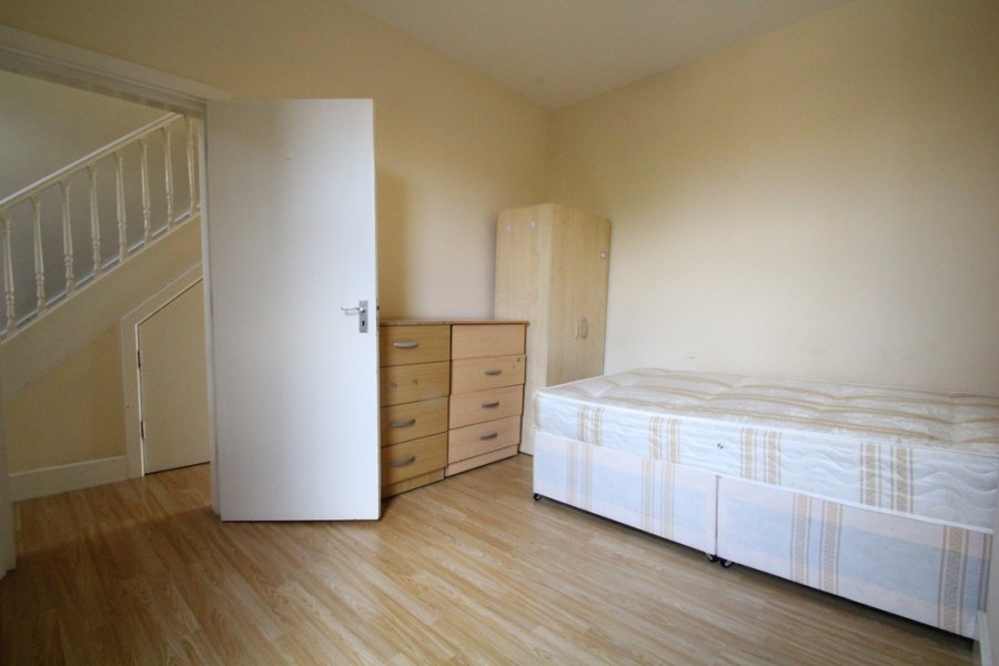 Images for Green Lanes, Haringey EAID:a715bec80fa7dfbe68cbc907ead71bf4 BID:1