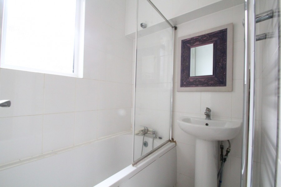 Images for Green Lanes, Haringey EAID:a715bec80fa7dfbe68cbc907ead71bf4 BID:1