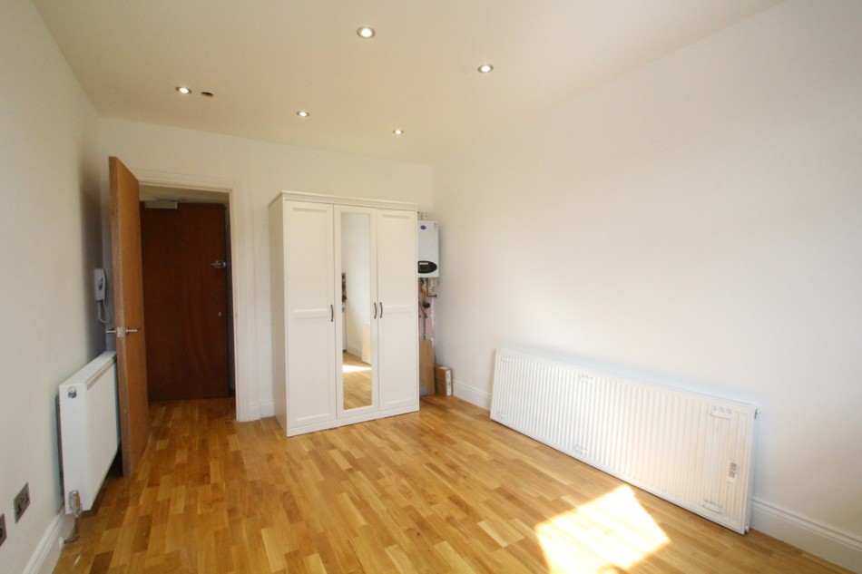 Images for Turnpike Lane, Harringey EAID:a715bec80fa7dfbe68cbc907ead71bf4 BID:1